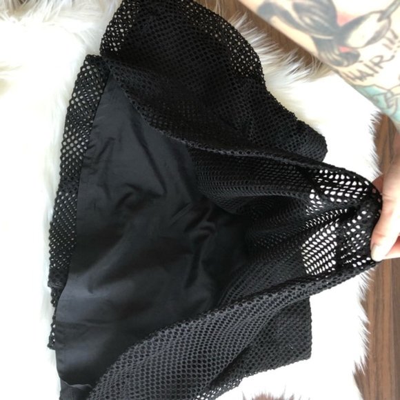 Like new Banana republic Mesh lined mini skirt - Picture 3 of 7